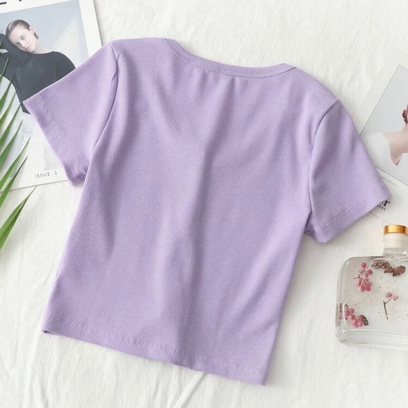 Fitted button crop tee - Picture 2 of 3